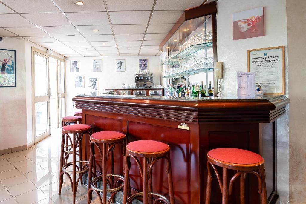 Adonis Cannes - Hotel Thomas Le Cannet Exterior foto